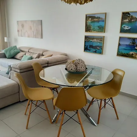 Zacarias By Ferias Com Sol * 奎特里拉